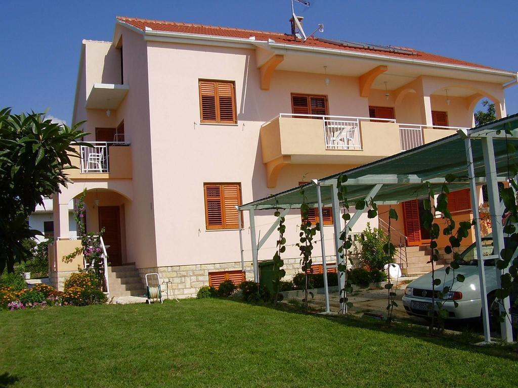 Apartments Vodopija 300M To The Beach Sveti Filip i Jakov Room photo