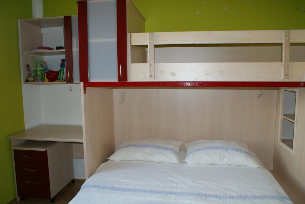 Apartments Vodopija 300M To The Beach Sveti Filip i Jakov Room photo