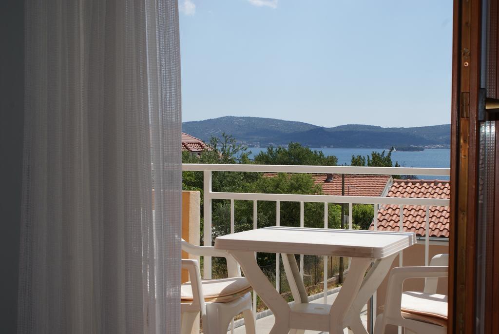 Apartments Vodopija 300M To The Beach Sveti Filip i Jakov Room photo