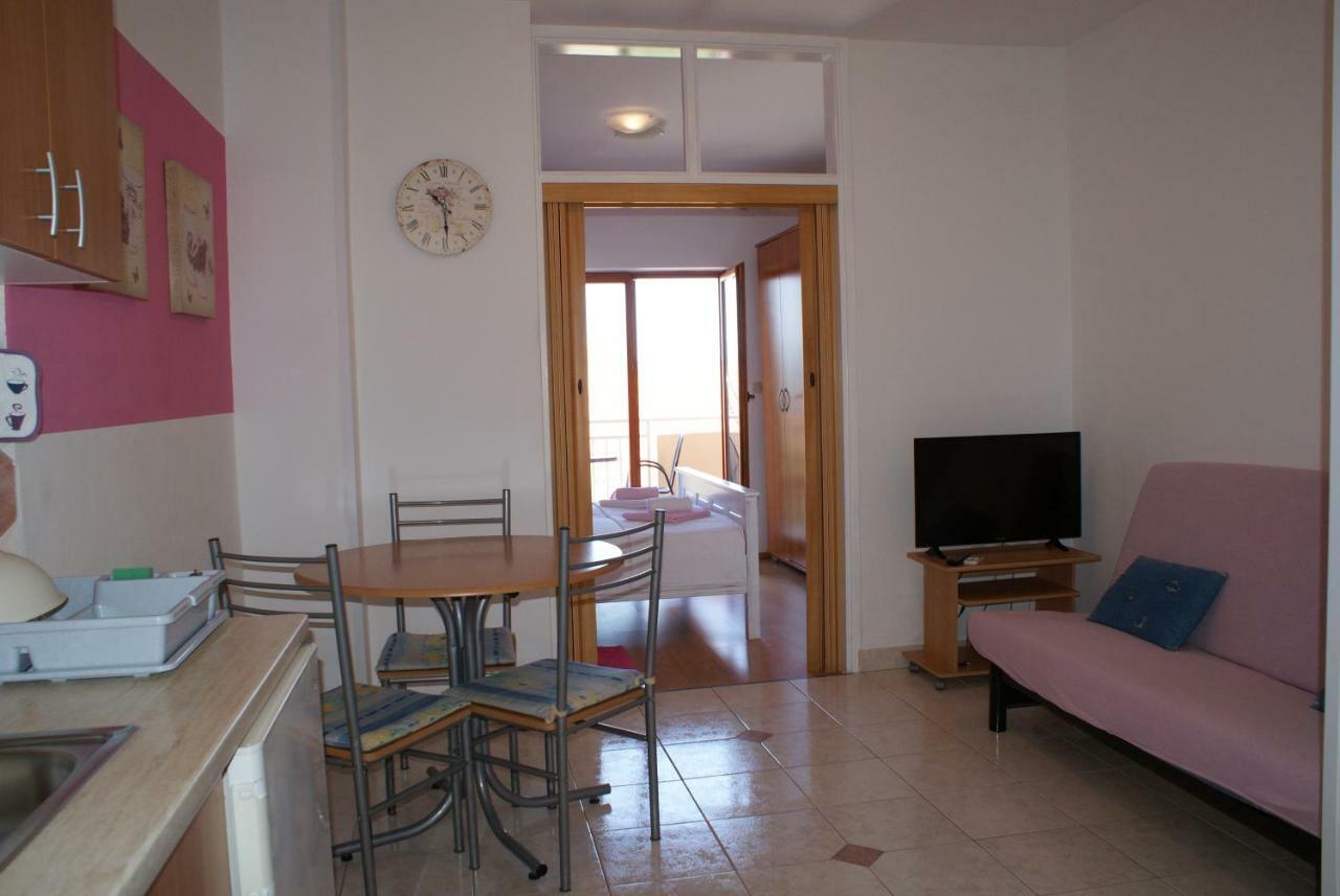 Apartments Vodopija 300M To The Beach Sveti Filip i Jakov Exterior photo